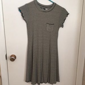 Cute striped dress (NWOT)